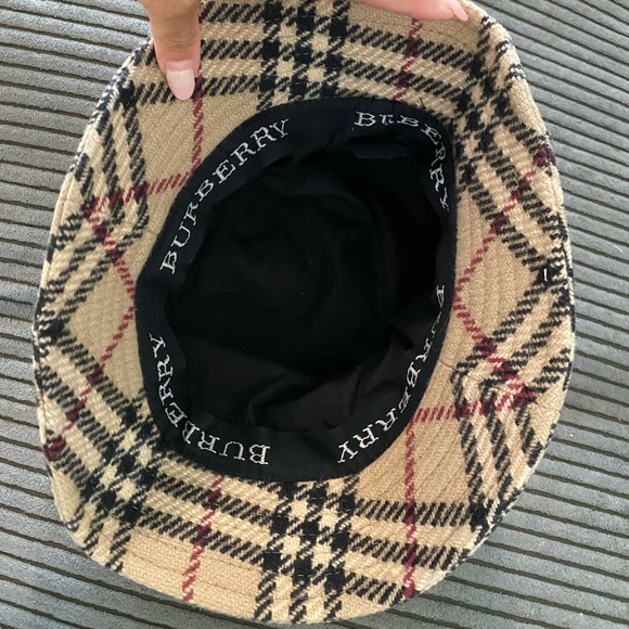 LIKE NEW🤎VINTAGE BURBERRY WOOL BUCKET HAT - Picture 3 of 9